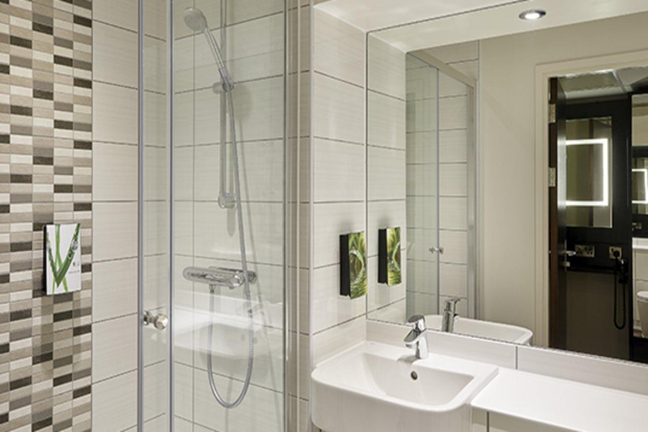 Premier Inn London Gatwick Airport South - London Road Κρόουλι Εξωτερικό φωτογραφία