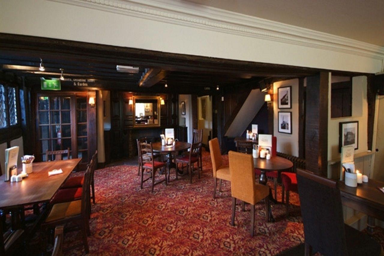 Premier Inn London Gatwick Airport South - London Road Κρόουλι Εξωτερικό φωτογραφία