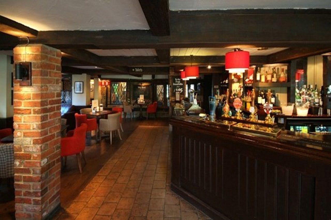 Premier Inn London Gatwick Airport South - London Road Κρόουλι Εξωτερικό φωτογραφία
