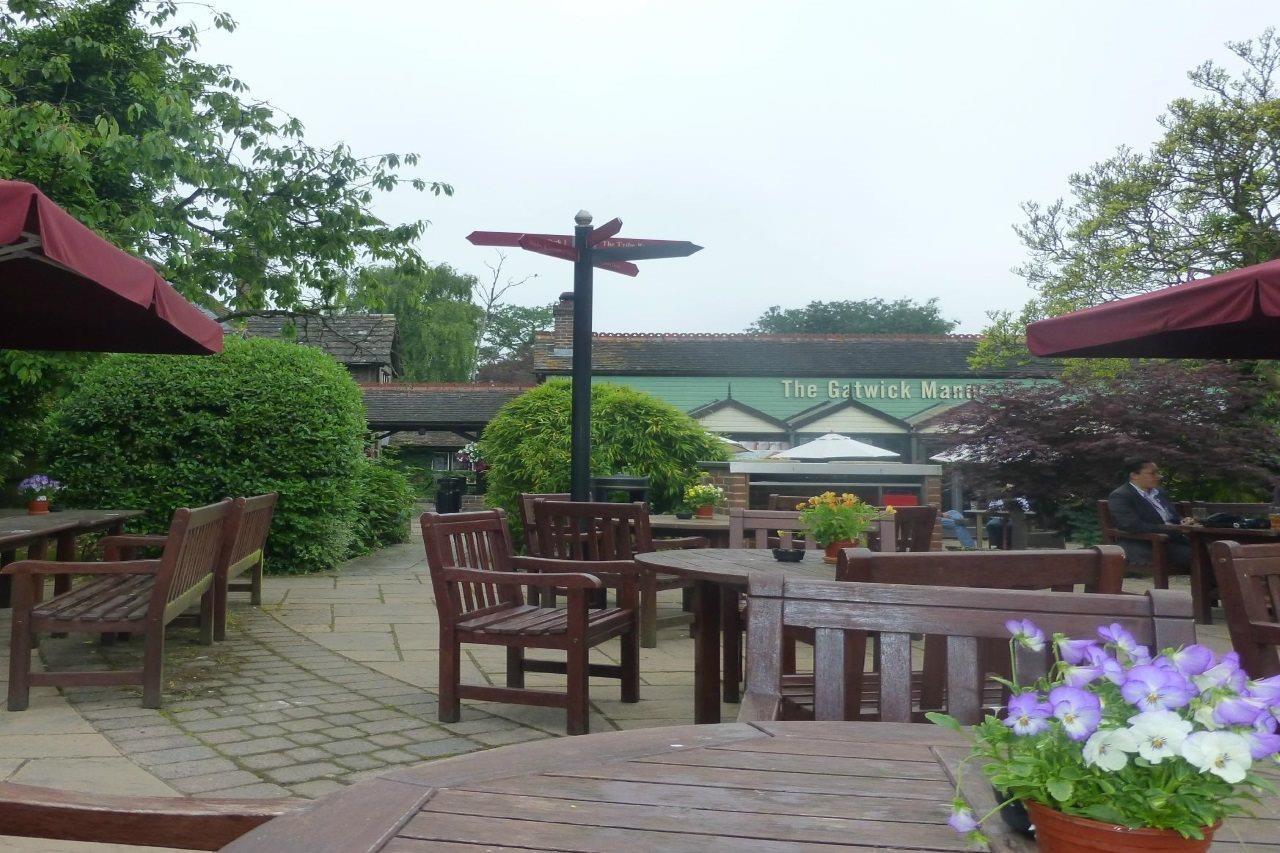 Premier Inn London Gatwick Airport South - London Road Κρόουλι Εξωτερικό φωτογραφία
