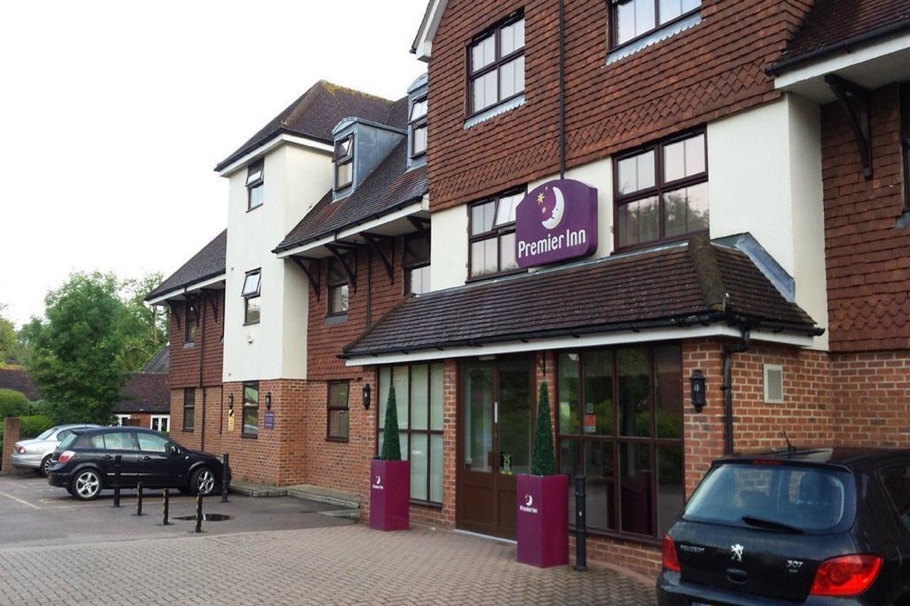 Premier Inn London Gatwick Airport South - London Road Κρόουλι Εξωτερικό φωτογραφία