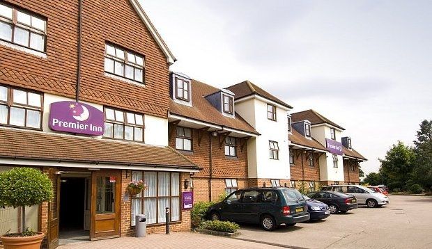 Premier Inn London Gatwick Airport South - London Road Κρόουλι Εξωτερικό φωτογραφία